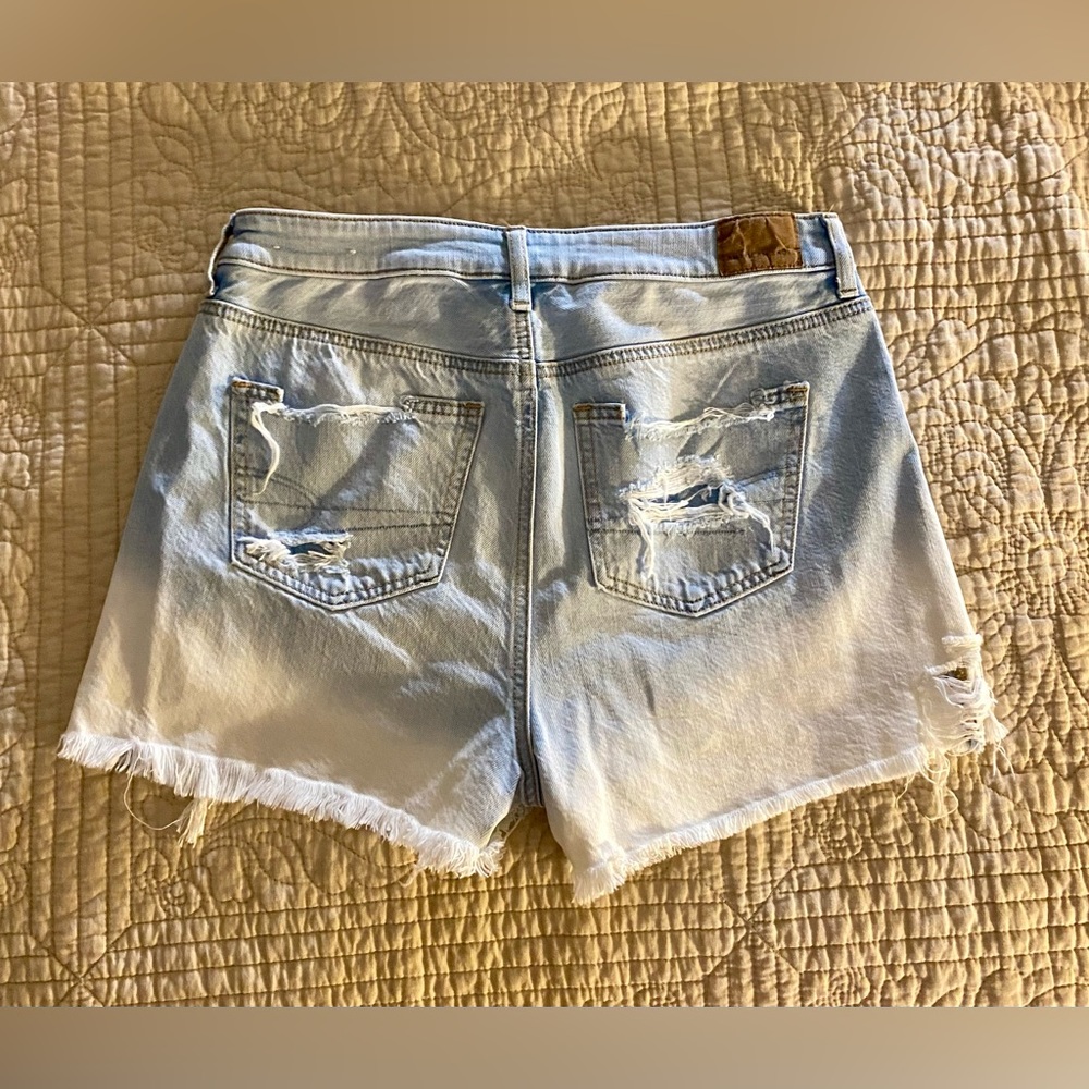 American Eagle Distressed Jean Short BNWT - Picture 6 of 8